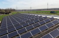 Reinigung aufgeständerte Photovoltaikanlage